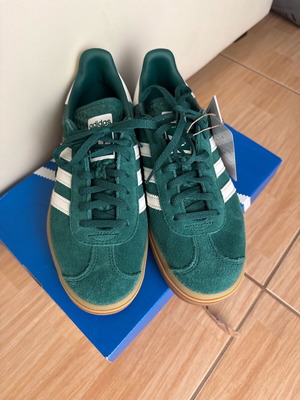 adidas gazelle"