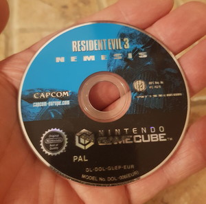 RESIDENT EVIL 3 NEMESIS GAMECUBE GAME