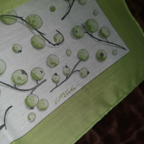 Hermès cotton scarf like new, green red berries, 55x55 cm