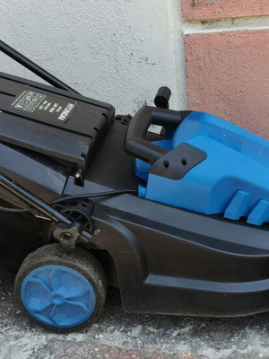 Ηλεκτρική μηχανή γκαζόν Hyundai LM 1638 1600W σαν καινούργιο