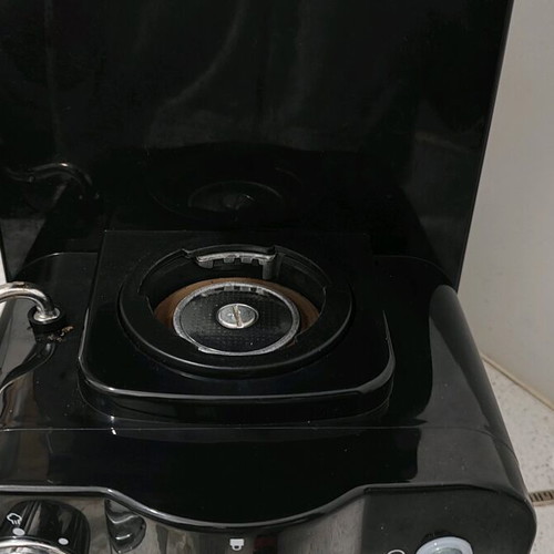 IQ Espresso Machine 1100W 20bar pressure used, 1.25 lt capacity