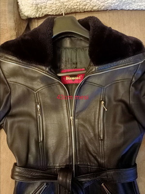 Leather jacket branded like new, black medium size