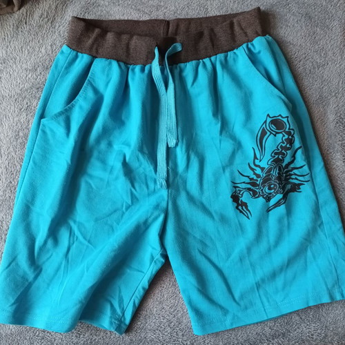 Clothing bundle like new, including sweaters, t-shirts, jackets
