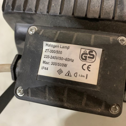 Προβολέας 220volt πολύ δυνατός μεταχειρισμένος με καλώδιο 4,5 μέτρα