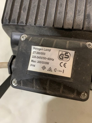 Προβολέας 220volt πολύ δυνατός μεταχειρισμένος με καλώδιο 4,5 μέτρα