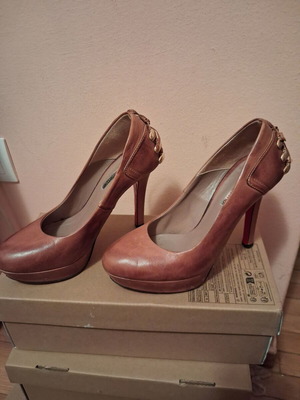 Fratelli Petridi pumps used tan with unique back tie