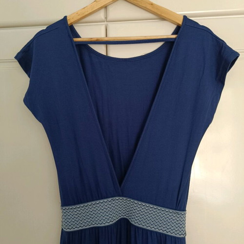 Iso maxi dress navy blue like new with back opening