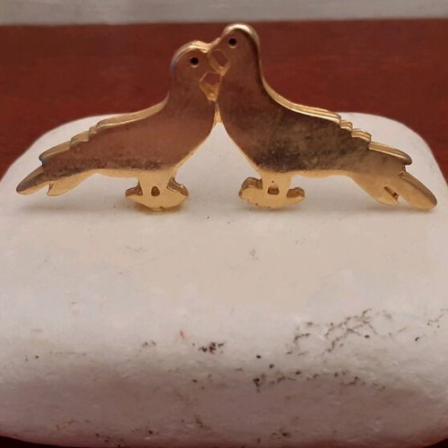 Decorative stone with two doves double-sided like new