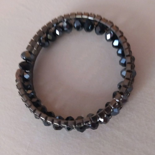 Bracelet with sparkling gray beads used
