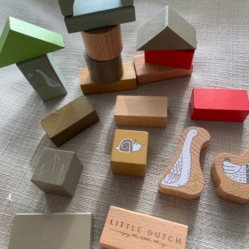 Wooden blocks used, 19 pieces with gift