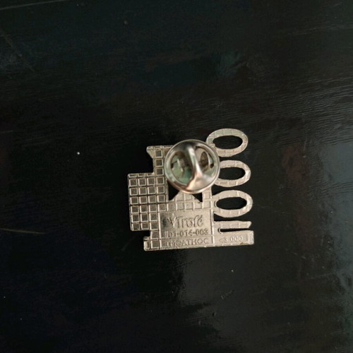 Olympic Games pin like new, 1000 days before the games