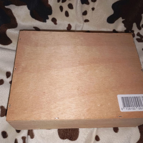 T&G Selection Sumatra Wilde Cigarros Wooden Box like new, empty