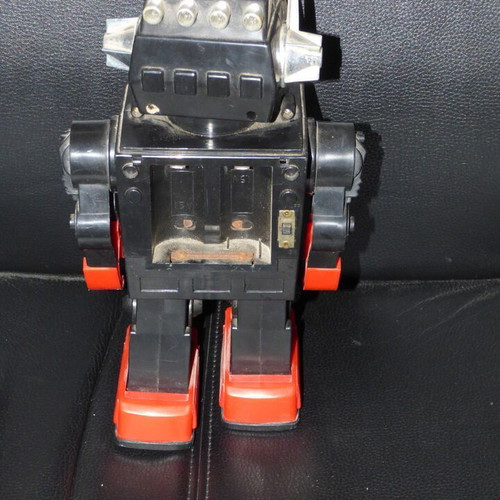 Vintage Saturn Robot Kamco No 1981 big battery operated used