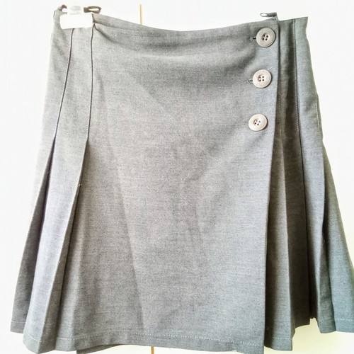 Set blouse and skirt S/M like new, white and gray with gift bracelet