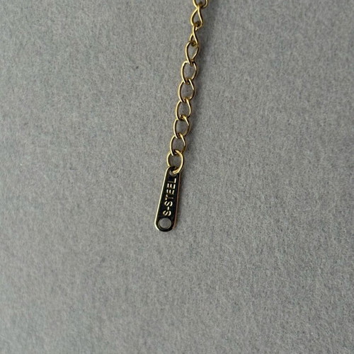 Gold steel necklace like new