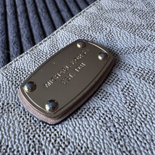 Michael Kors Jet Set Travel wallet used, vanille