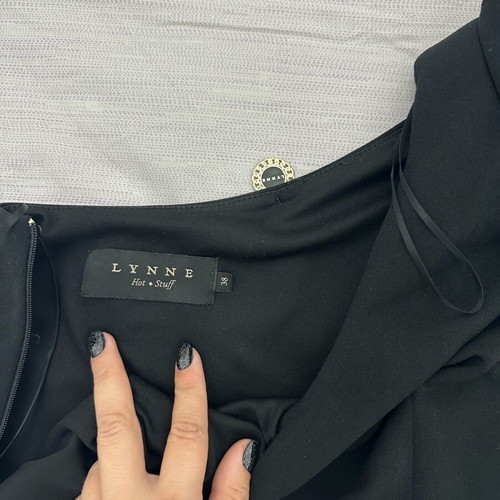 Lynne blouse with one shoulder like new, size M