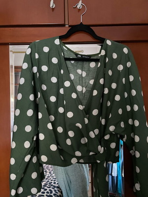 Zara women's blouse Attrattivo like new, white and green, size S