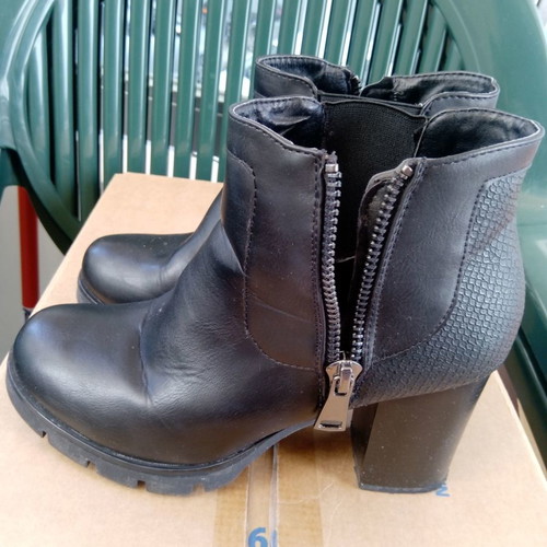 Boots with heel used, size 39, black