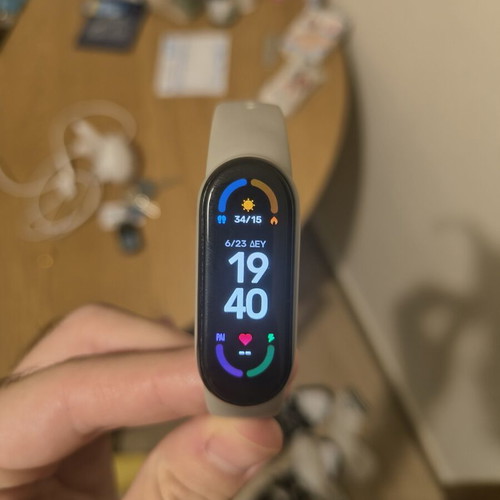 Xiaomi Band 6 like new with AMOLED screen and long battery life