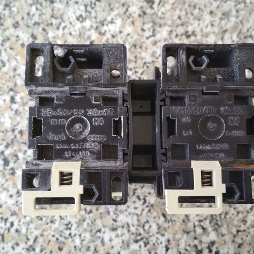 Telemecanique LC1D1810 power relay double coil 110V AC