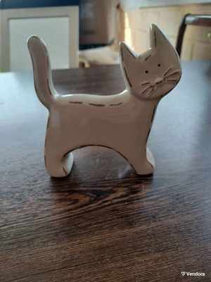 Ceramic decorative cat like new, 14 cm height