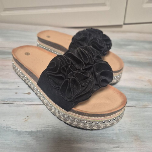 Slippers black with flower design and studs size 39 new