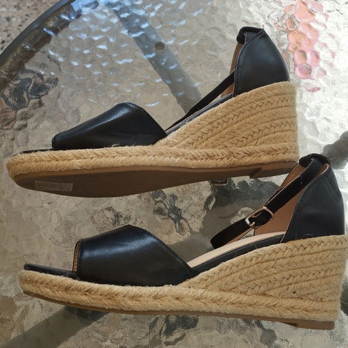 Black platform sandals new, size 37