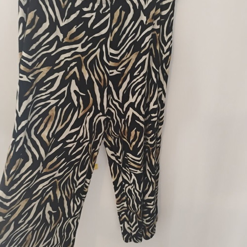 Short pants like new, size L, elastic fabric