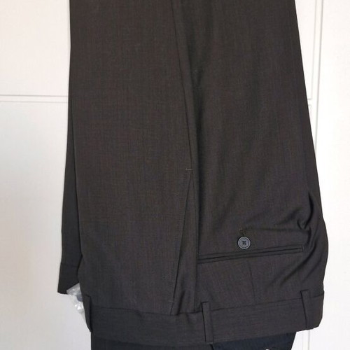 Louis Vuitton Uniformes brown suit, unworn