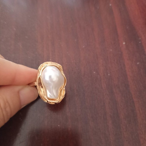 Chunky ring with adjustable size, white and gold