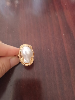 Chunky ring with adjustable size, white and gold