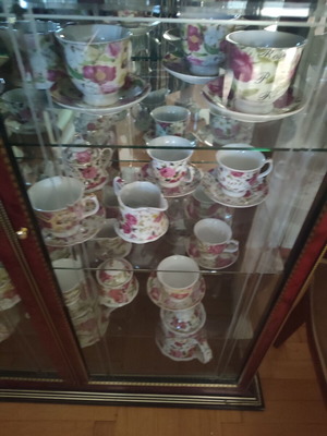Porcelain tea set like new, complete