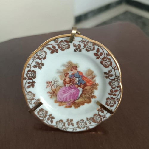Limoges plate with stand like new