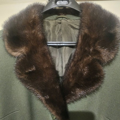 Vintage women's long full wool coat with fur collar like new, green khaki, size M/L