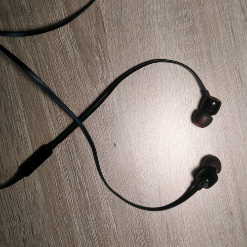 JBL hands free and other earbuds new