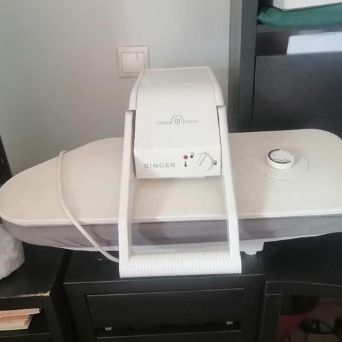 Singer ironing press like new