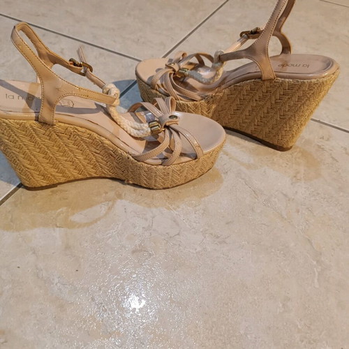 Platform sandals like new, beige, patent leather and rope