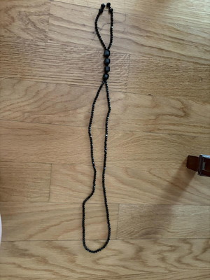Women's necklace like new, black and blue