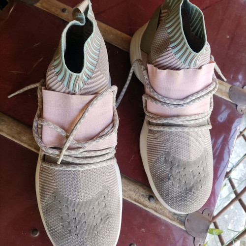 Athletic shoes like new, size 40, gray and beige