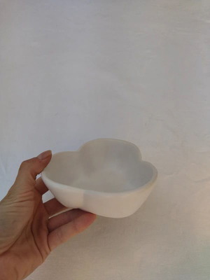 White ceramic bowl like new