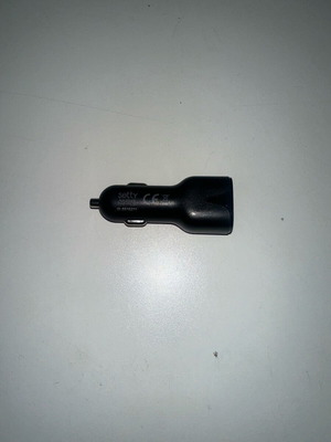 Car charger like new in excellent condition