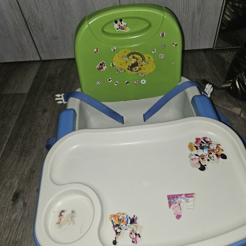 Portable feeding chair