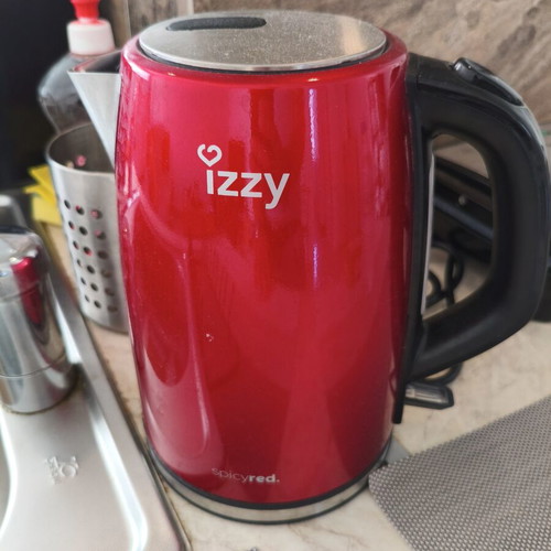 Izzy Spicy Red IZ-3011 electric kettle 1.7L 2200W