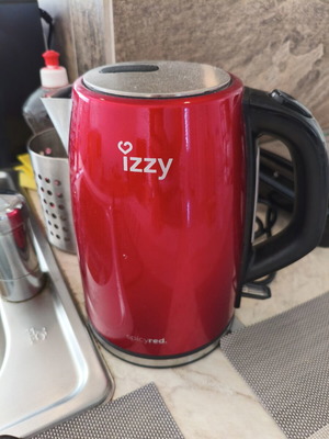 Izzy Spicy Red IZ-3011 електрическа кана 1.7L 2200W като нова