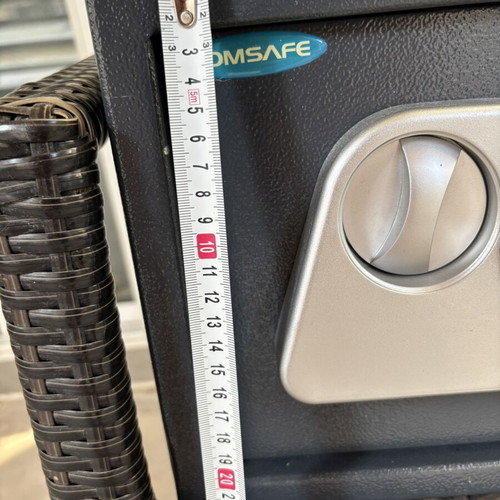 Comsafe electronic safe large size with 2 keys like new