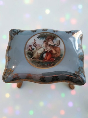 Vintage porcelain jewelry box Victoria Czechoslovakia like new