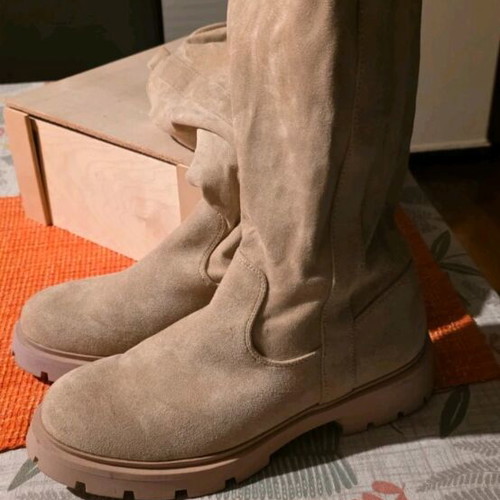 Suede tall beige boots size 40 new