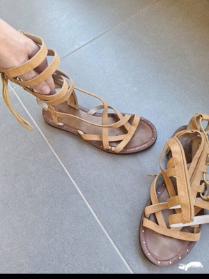 Migato high platform sandals like new, beige, size 40