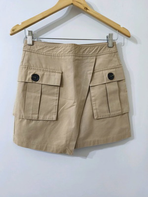 Mini skirt Bershka like new, beige, high-waisted with pockets